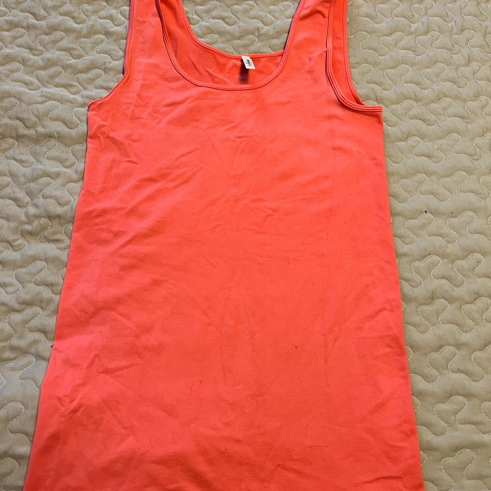 Salmon/melon round neck skinnytee